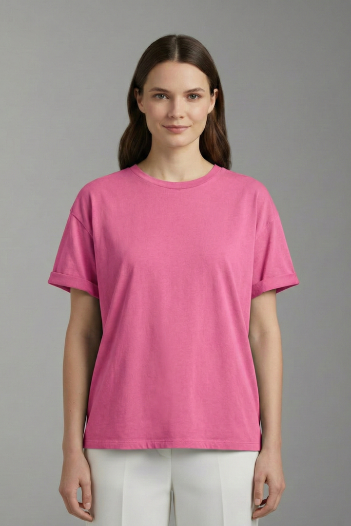 Women Oversized T-Shirt with Round Neckline and Short Sleeves