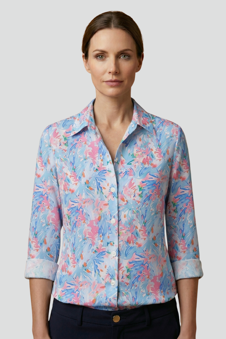 Women’s Blouse with Collar and Button Closure