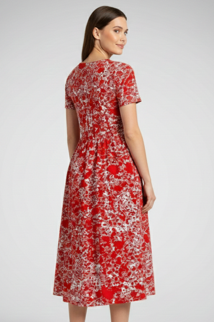 Women’s Dress with Round Neckline and Side Pockets