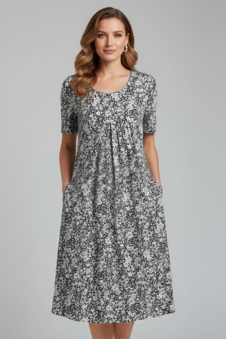 Women’s Dress with Round Neckline and Side Pockets