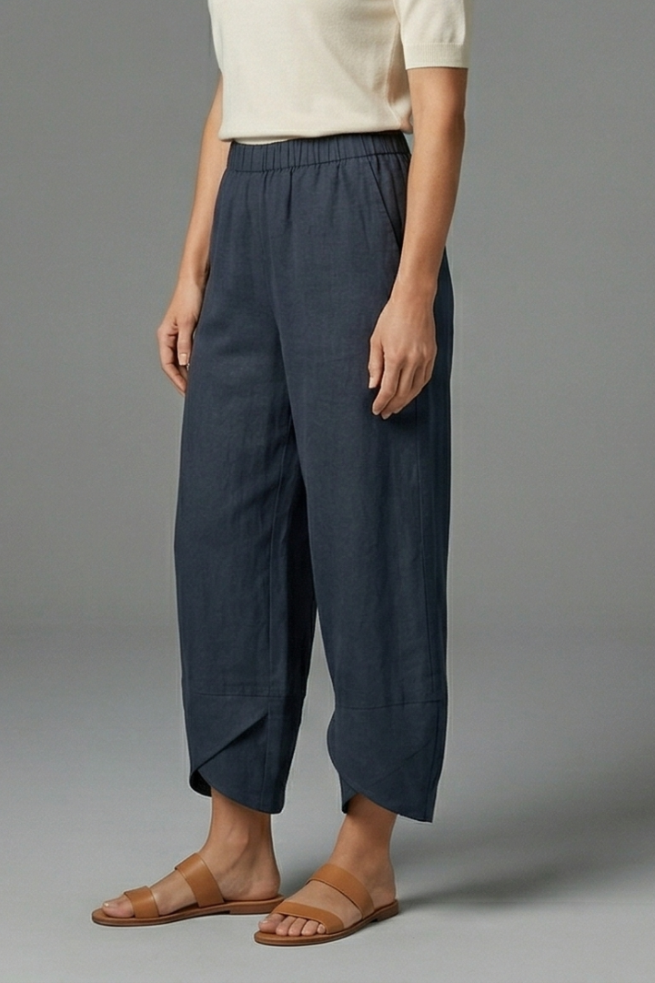 Women’s Trousers with Elastic Waistband and Cropped Legs