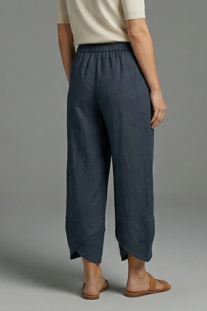 Women’s Trousers with Elastic Waistband and Cropped Legs