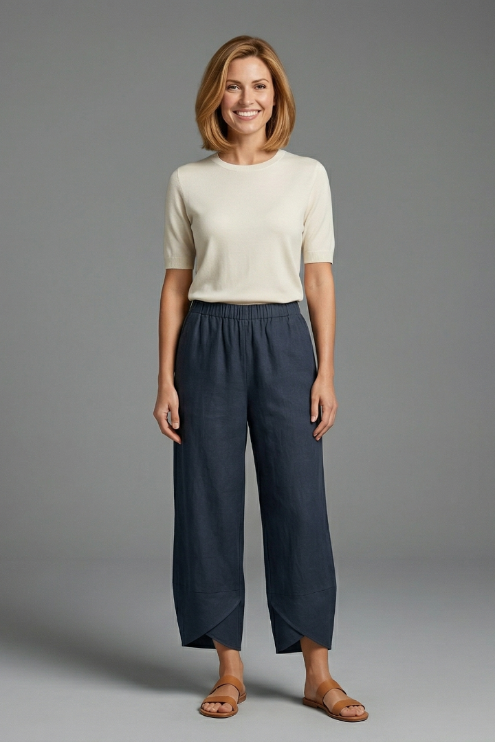 Women’s Trousers with Elastic Waistband and Cropped Legs