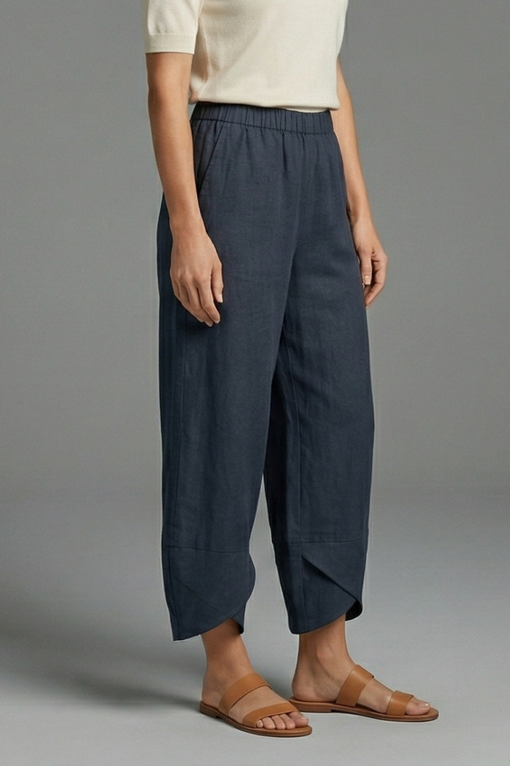 Women’s Trousers with Elastic Waistband and Cropped Legs