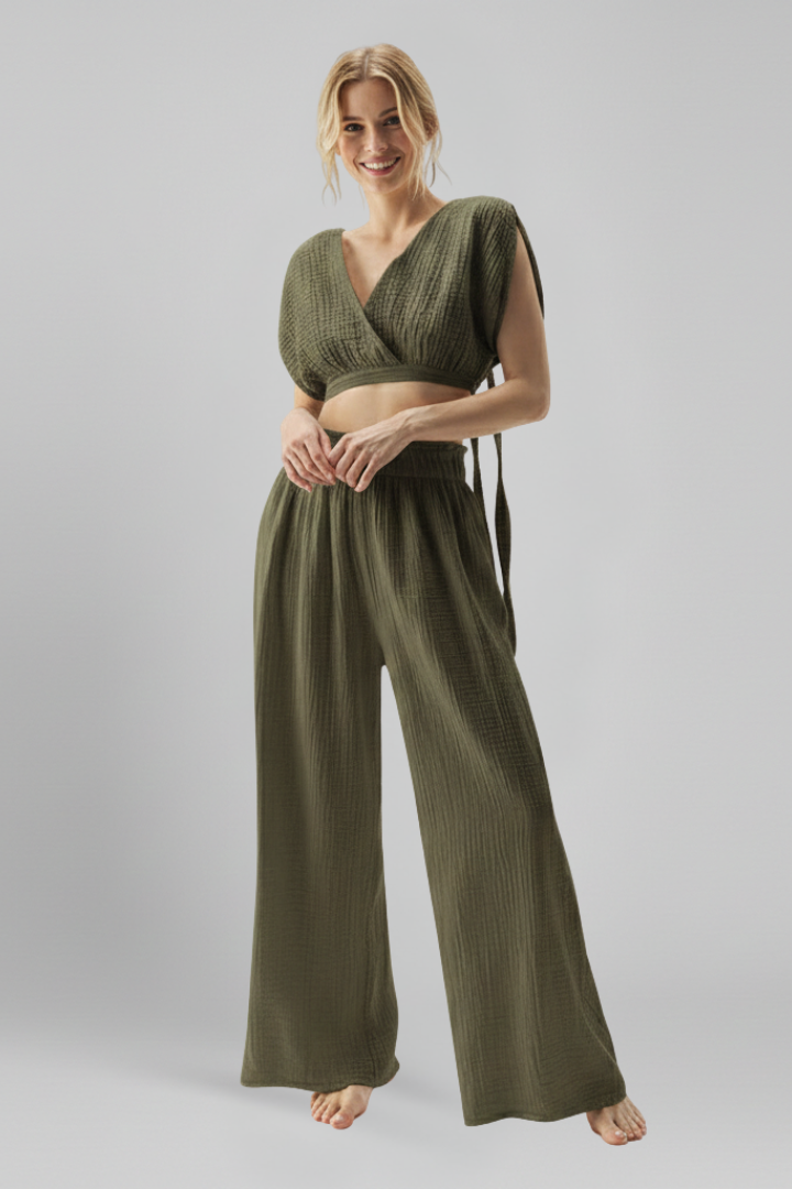 Women’s Two-Piece Set with V Neckline and Wide Legs