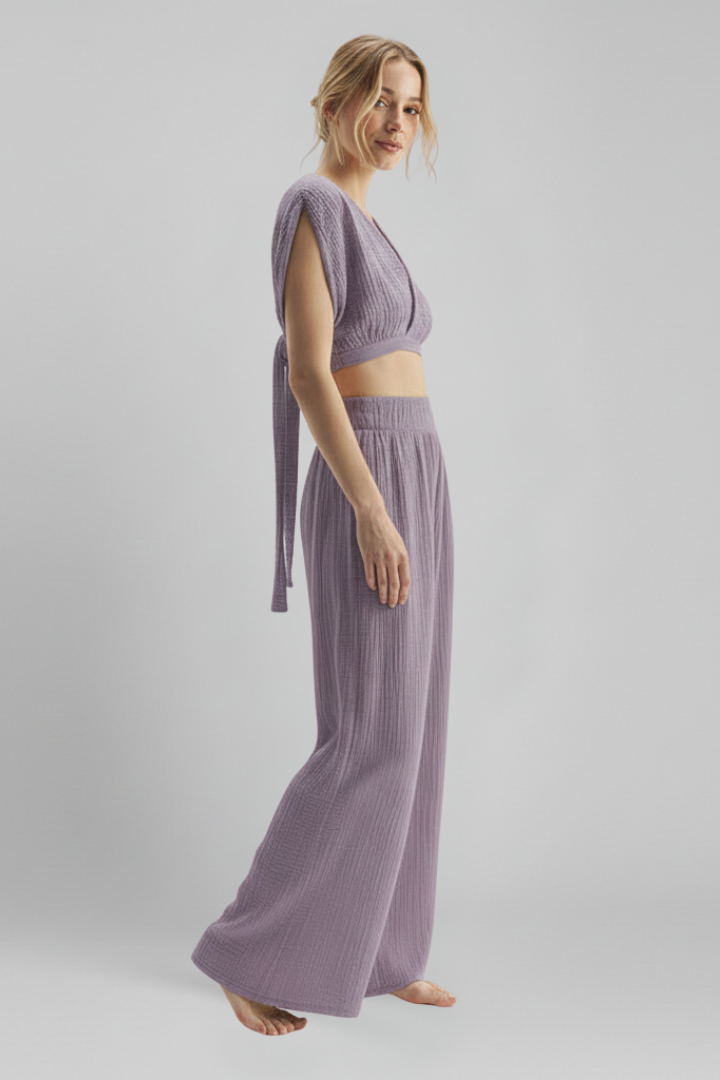 Women’s Two-Piece Set with V Neckline and Wide Legs