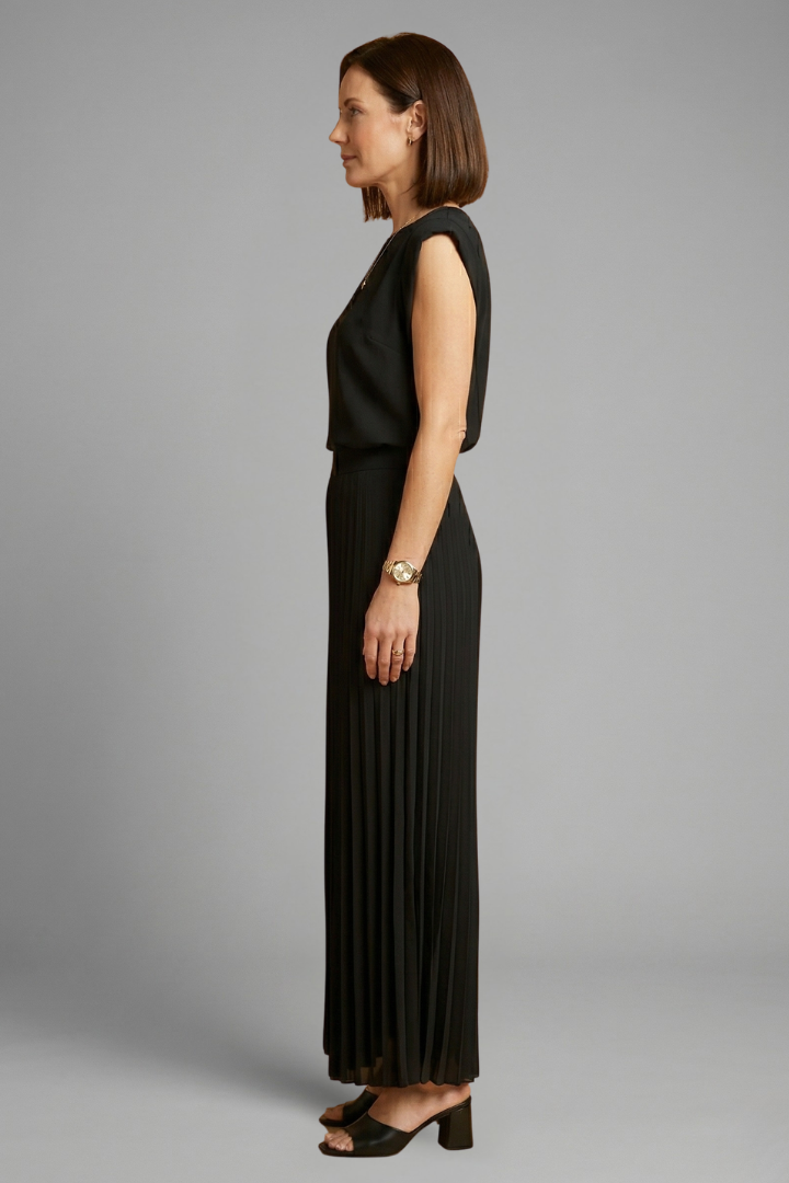 Women’s Two Piece Set with Pleated Trousers and Flowing Top