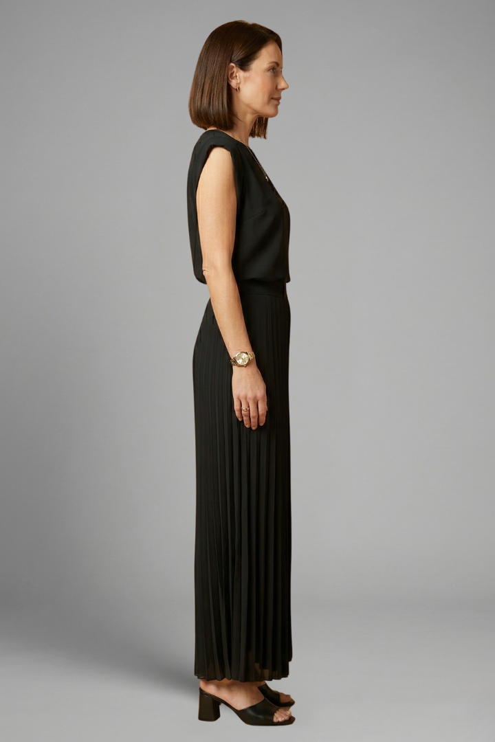Women’s Two Piece Set with Pleated Trousers and Flowing Top