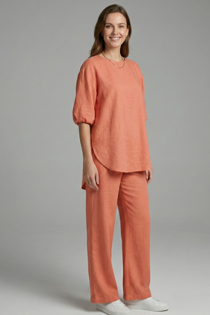 Women’s Two Piece Set with Round Neck and Wide Legs