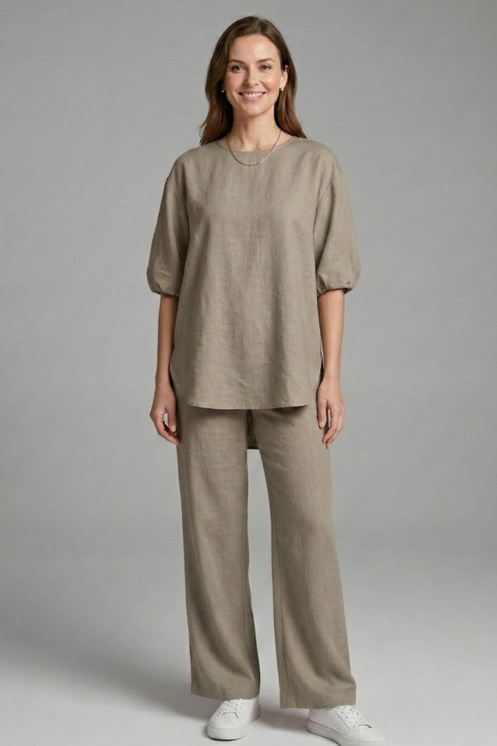 Women’s Two Piece Set with Round Neck and Wide Legs