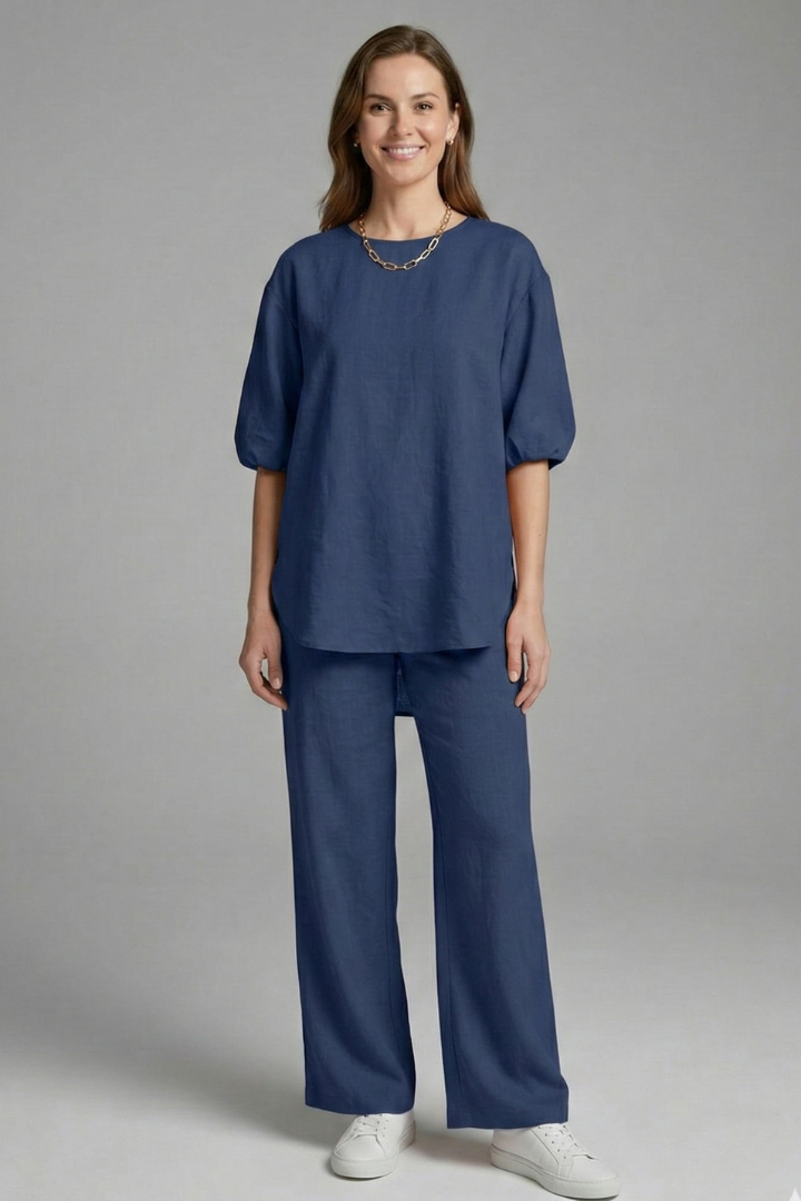 Women’s Two Piece Set with Round Neck and Wide Legs
