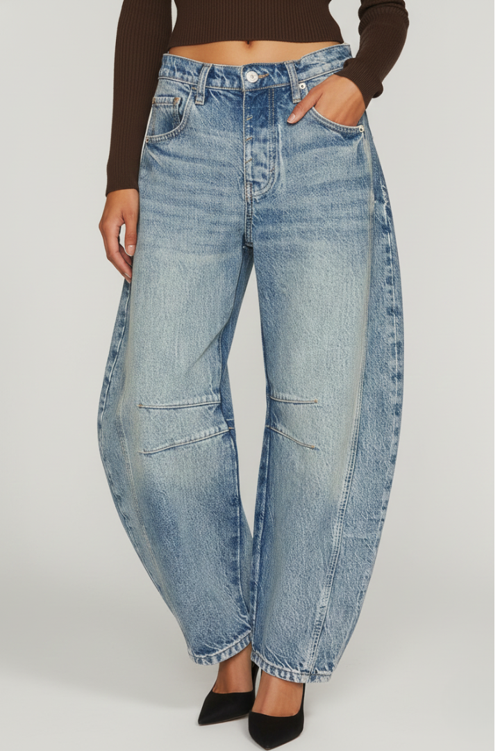Women’s Wide-Leg Jeans with Front Fastening and Pockets