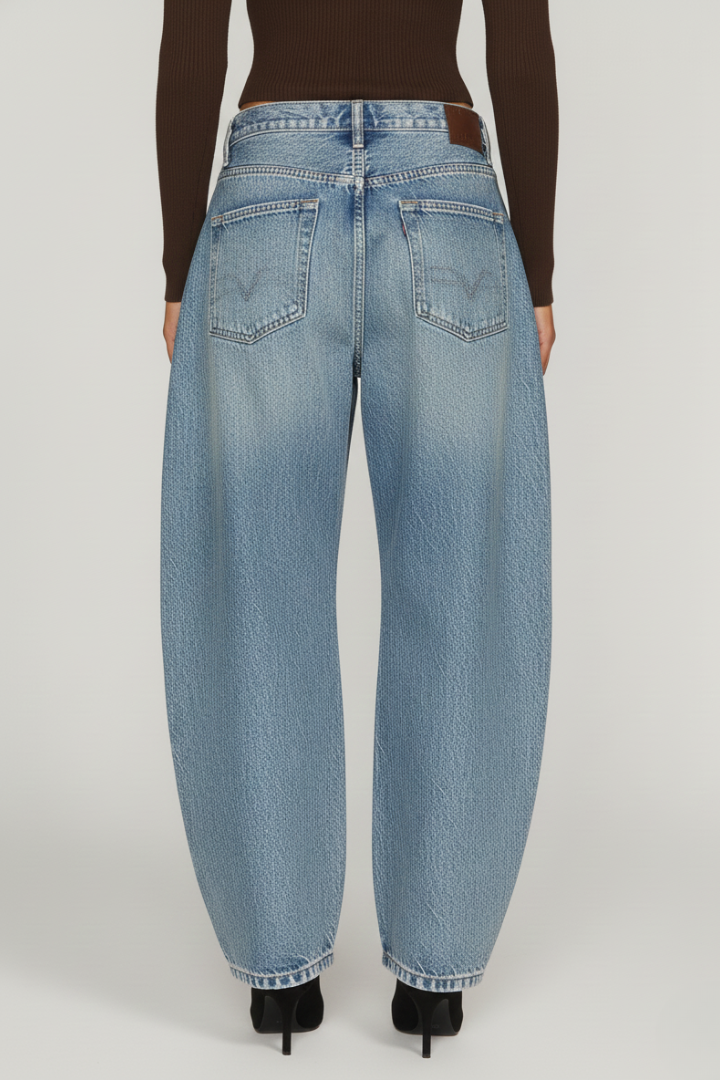 Women’s Wide-Leg Jeans with Front Fastening and Pockets