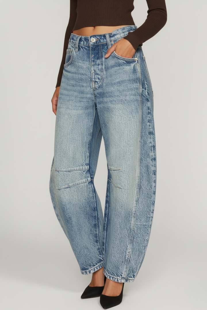 Women’s Wide-Leg Jeans with Front Fastening and Pockets