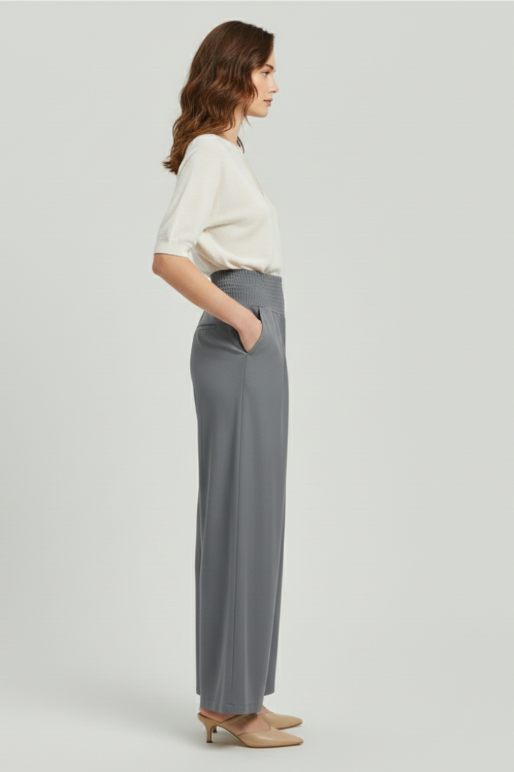 Women’s high-waist trousers with stretch material and straight-leg outline