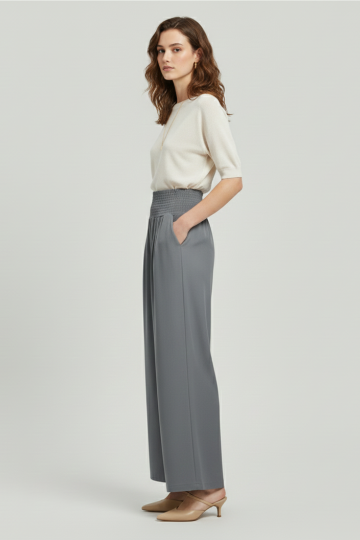 Women’s high-waist trousers with stretch material and straight-leg outline